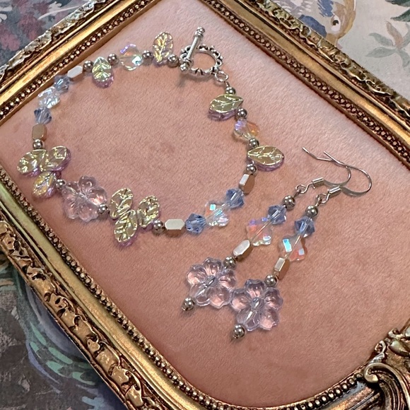 Handmade Earrings & Bracelet Set Floral Design Periwinkle Blue & Purple Flowers - Picture 5 of 11